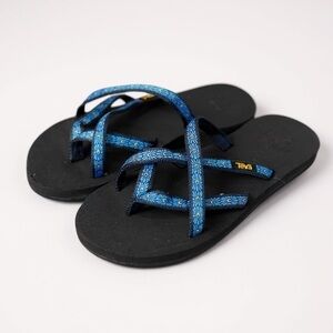 Teva Olowahu Sandals Thong Flip-Flops Black/Blue Floral Straps Women's 7 EUC
